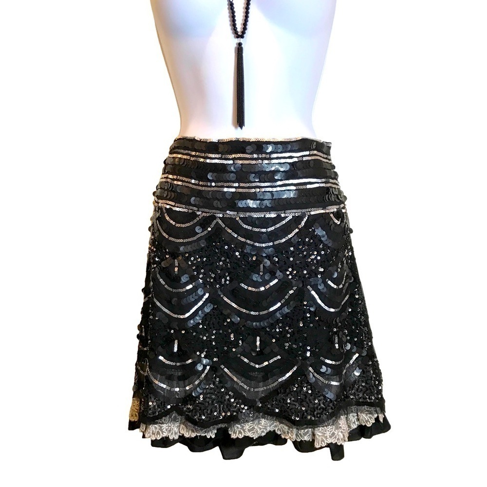 bebe Dazzling Sequin, Lace & Ruffle Skirt, Sz S, Black Silver, Cream Lace